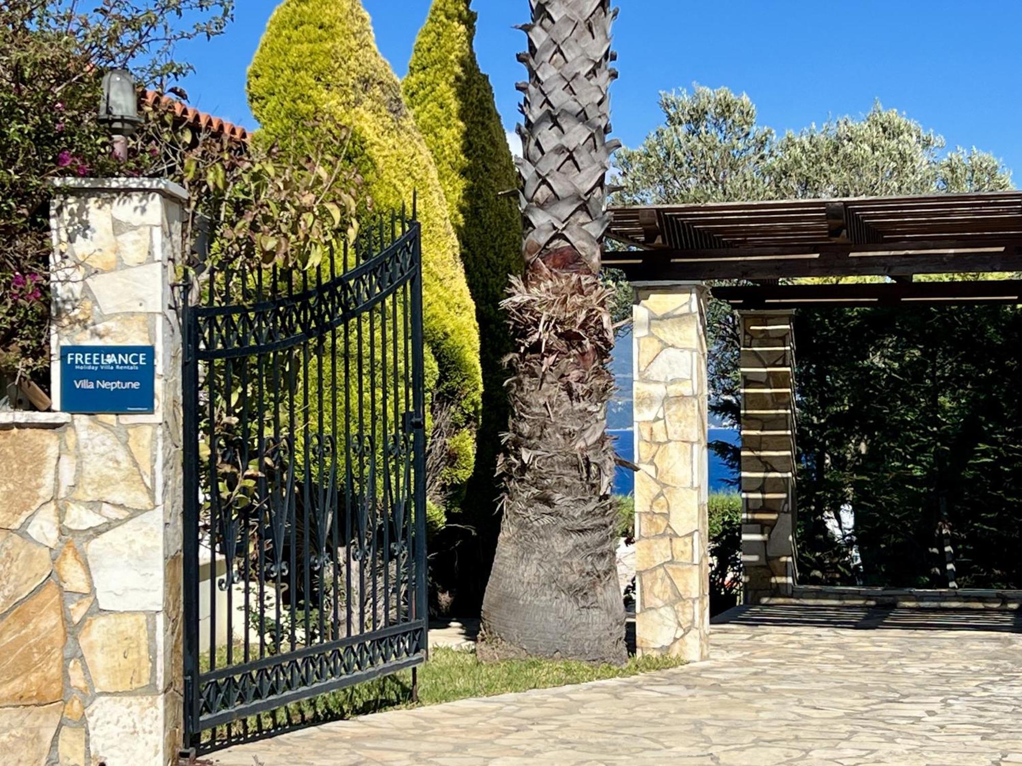 Villa Neptune Livathos  Exteriör bild